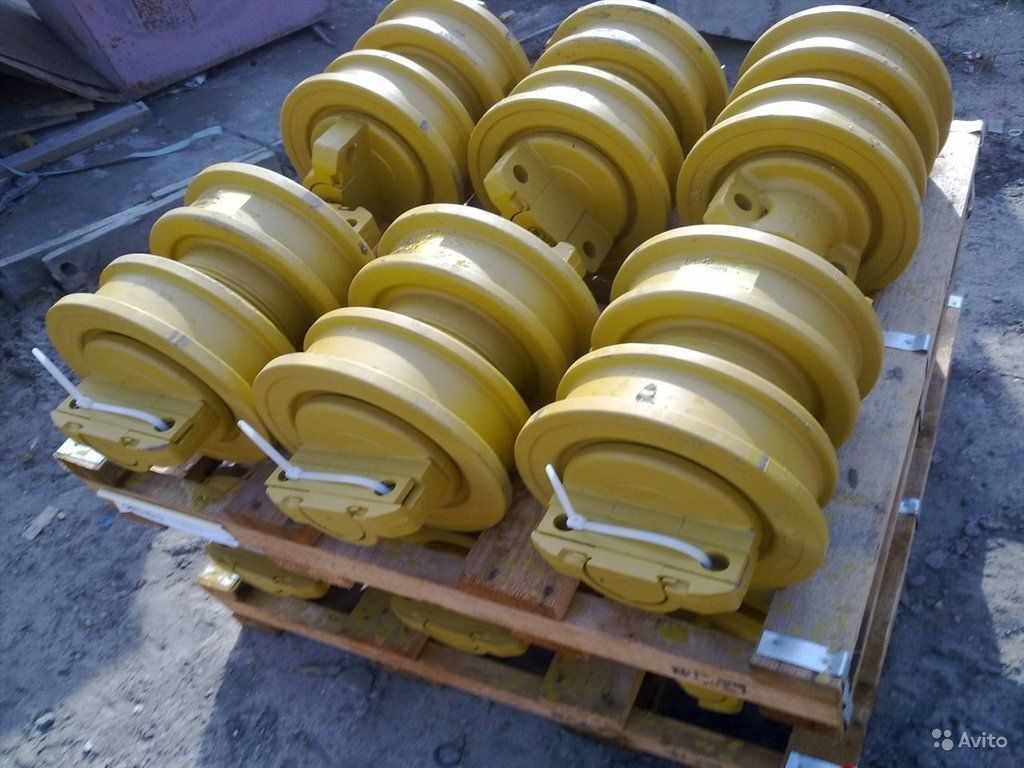 Каток опорный в сборе Komatsu 176-30-00115