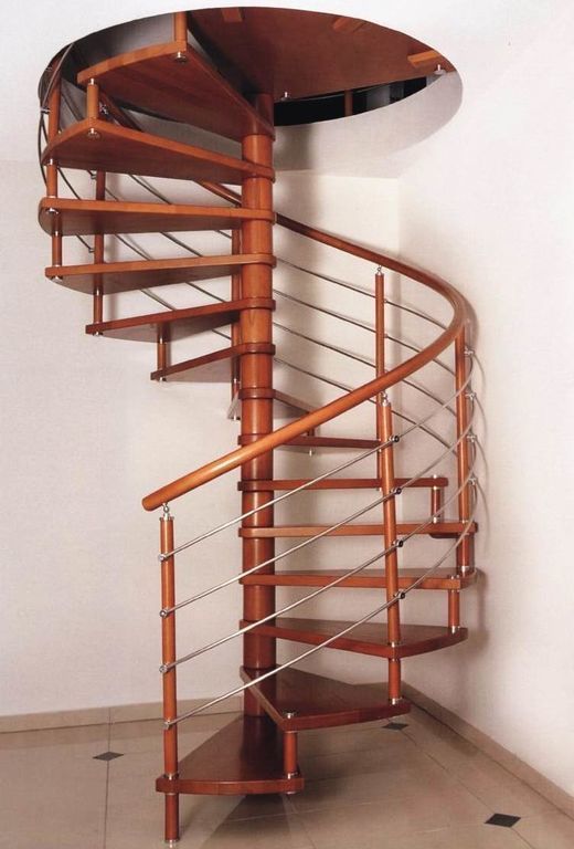 Винтовая лестница для дачи недорого | Градиус