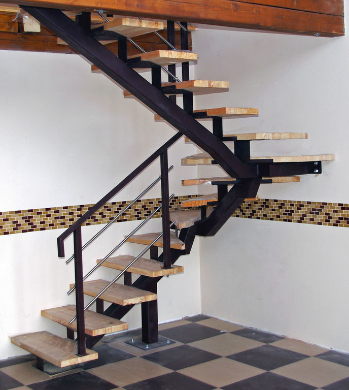 Металлические лестницы в частном доме