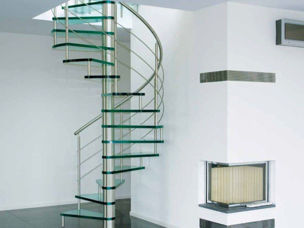 Лестница в доме стеклянные перила