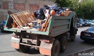 Вывоз строительного мусора спецтехникой