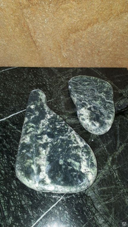 Камень массажный (нефрит), форма произвольная Крупный